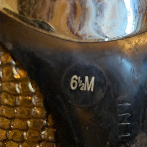 Gianna Bini Gold Snake Skin Closed Toe Heels - Picture 4 of 4